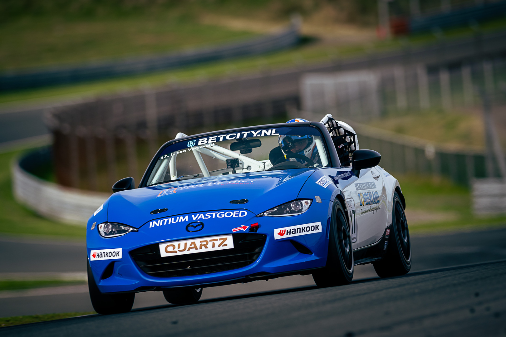 Timo de Graaff wint enerverende eerste Mazda-race - Betcity Mazda MX-5 Cup